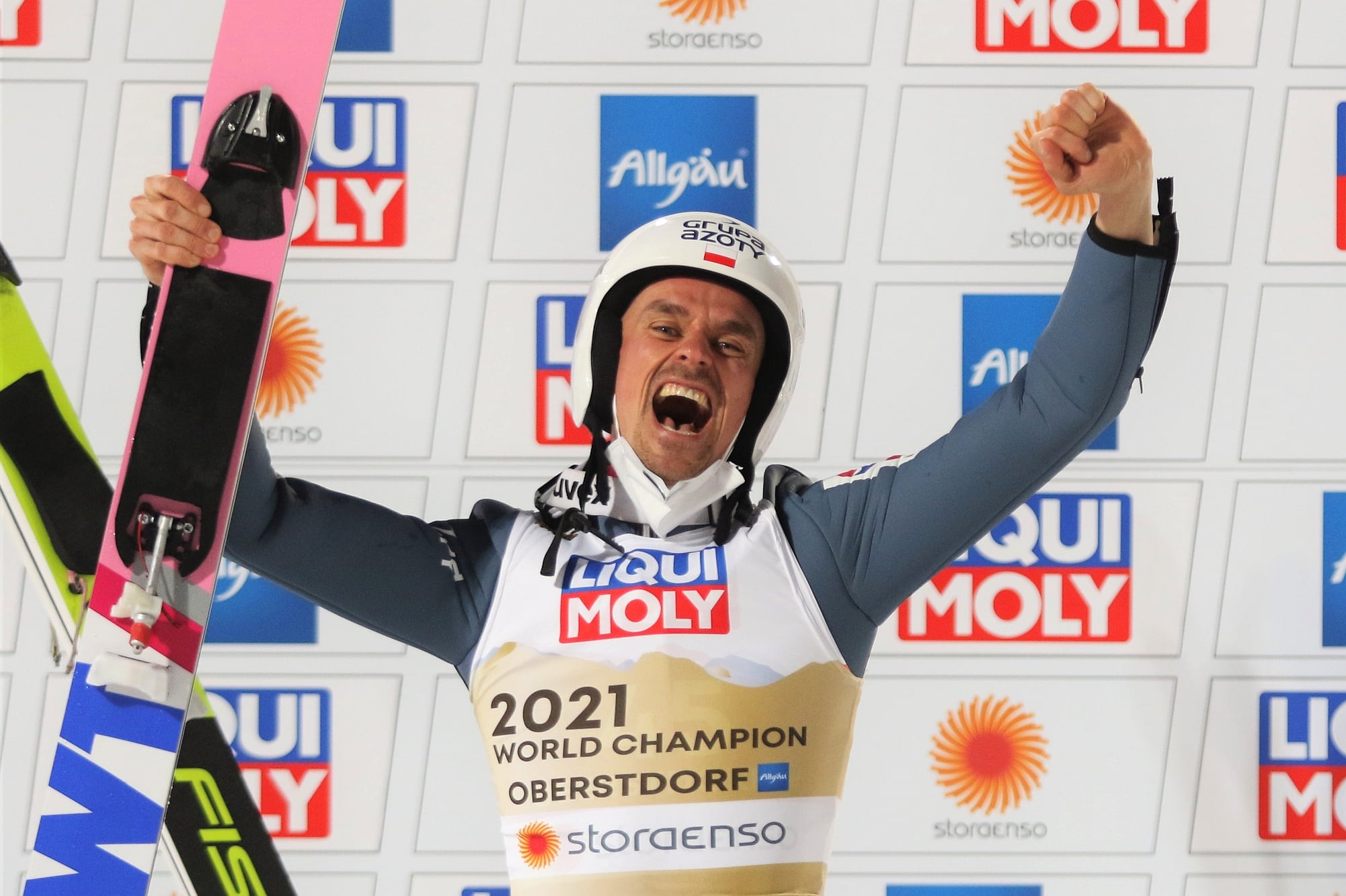 Spannung pur in Oberstdorf: Piotr Zyla holt Gold von der Normalschanze