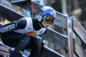 Kobayashi entscheidet Qualifikation mit Bestweite für sich