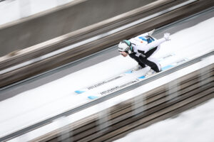 Domen Prevc dominiert Qualifikation in Oberstdorf – bitteres Aus für Karl Geiger