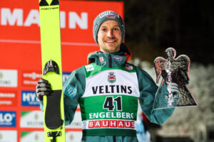 Domen Prevc siegt erneut, Felix Hoffmann wird Zweiter