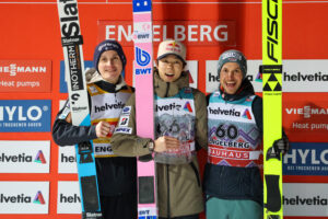 Kobayashi durchbricht Siegesserie von Prevc – erneutes Podium für Hoffmann