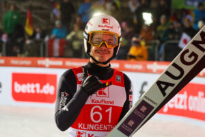 Raimund gewinnt Qualifikation in Klingenthal