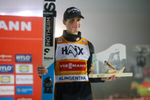 Mr. Unschlagbar: Domen Prevc siegt erneut in Klingenthal