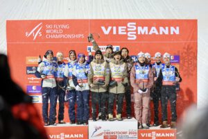 Japan holt historisches Gold – Drama um Domen Prevc