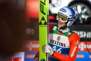 Wilde Wettkämpfe am Holmenkollen: zwei Premierensieger