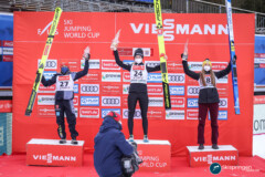 Katharina Althaus (GER), Nika Kriznar (SLO), Alexandra Kustova (RUS); Willingen - Damen Einzel 30.01.22; Foto: Konstanze Schneider