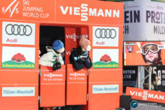 Justin Lisso und Karl Geiger (GER); Titisee-Neustadt - Einzelwettbewerb 23.01.22; Foto: Konstanze Schneider